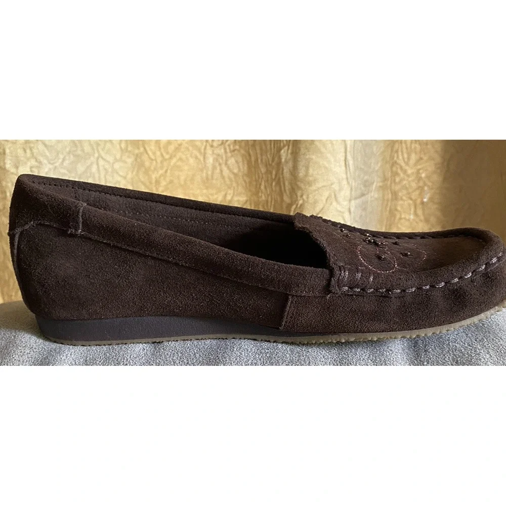 Predictions Loafers Slip On Shoes Suede Leather Beaded Brown Womens Size 6 NWT